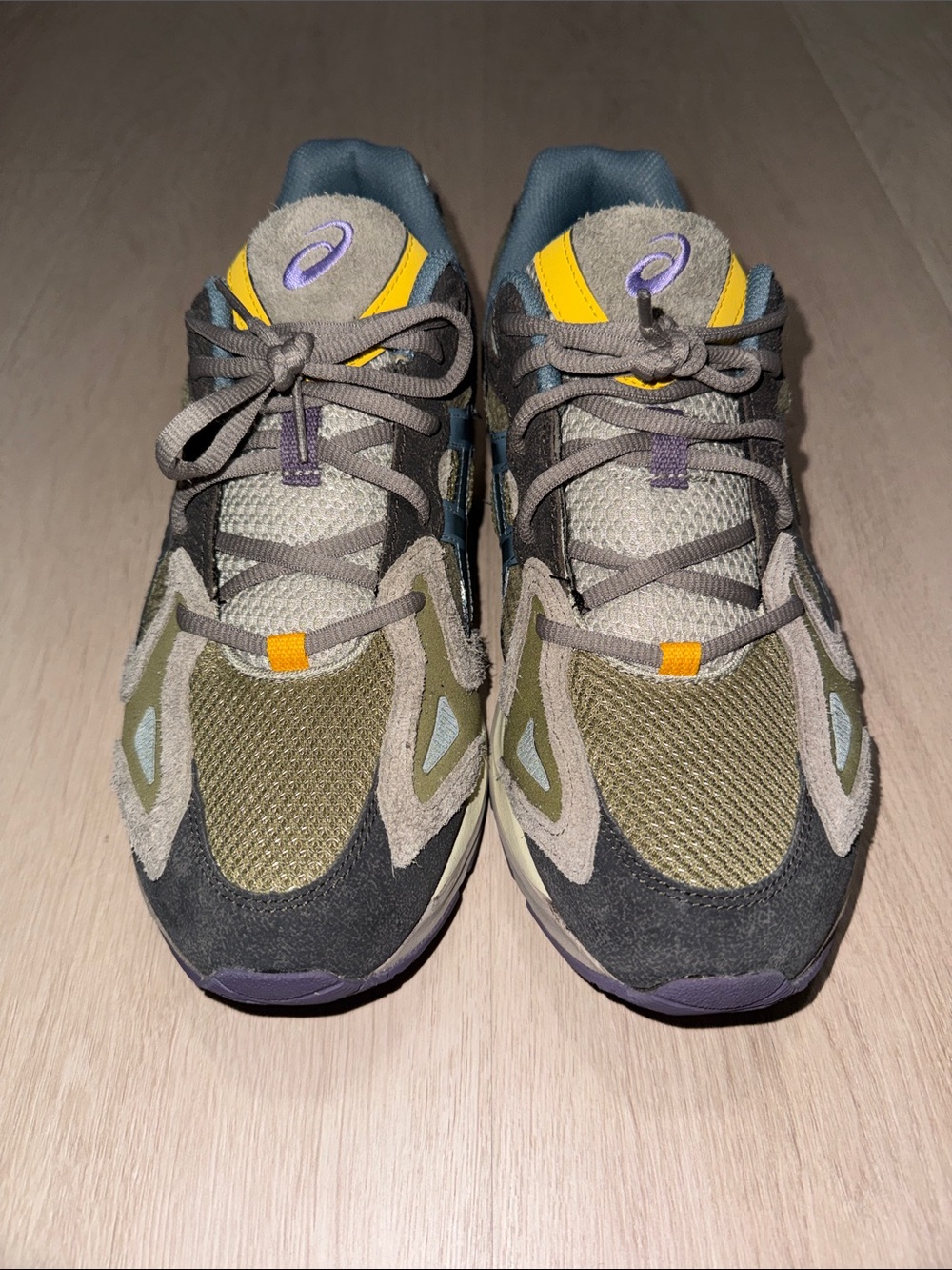 ASICS Men's Olive Green and Gray Athletic Sneakers/Yellow Highlights/Blue Logo - Picture 5 of 9